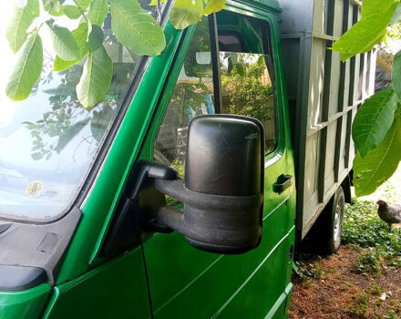 Рено Трафик, объемом двигателя 2.1 л и пробегом 300 тыс. км за 2000 $, фото 1 на Automoto.ua