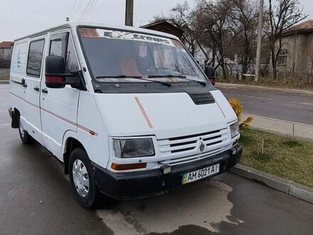 Рено Трафик, объемом двигателя 1.9 л и пробегом 80 тыс. км за 1750 $, фото 1 на Automoto.ua