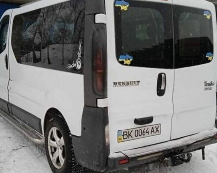 Белый Рено Трафик пасс., объемом двигателя 1.9 л и пробегом 290 тыс. км за 7500 $, фото 1 на Automoto.ua