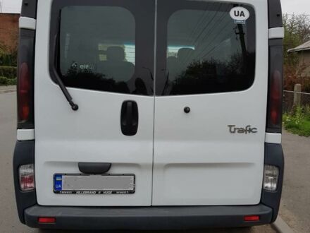Білий Рено Трафік пас., об'ємом двигуна 1.9 л та пробігом 307 тис. км за 7500 $, фото 1 на Automoto.ua