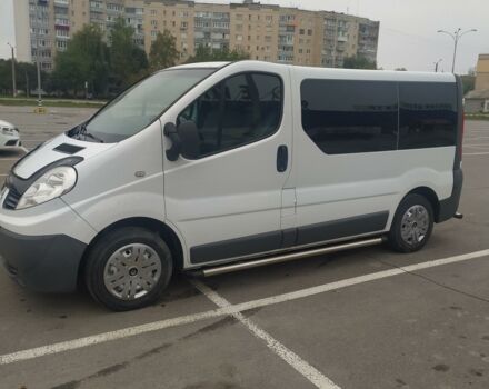 Белый Рено Трафик пасс., объемом двигателя 2 л и пробегом 254 тыс. км за 10600 $, фото 1 на Automoto.ua