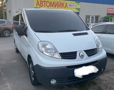 Белый Рено Трафик пасс., объемом двигателя 1.9 л и пробегом 300 тыс. км за 10500 $, фото 1 на Automoto.ua