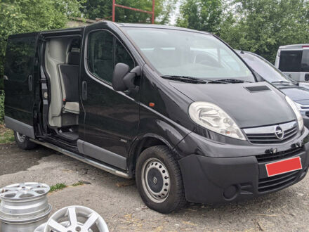 Серый Рено Трафик пасс., объемом двигателя 2 л и пробегом 182 тыс. км за 13900 $, фото 1 на Automoto.ua