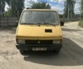 Желтый Рено Трафик, объемом двигателя 1.7 л и пробегом 500 тыс. км за 800 $, фото 1 на Automoto.ua
