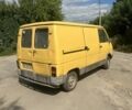 Желтый Рено Трафик, объемом двигателя 1.7 л и пробегом 500 тыс. км за 800 $, фото 2 на Automoto.ua