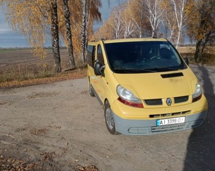 Желтый Рено Трафик, объемом двигателя 1.9 л и пробегом 471 тыс. км за 6800 $, фото 1 на Automoto.ua