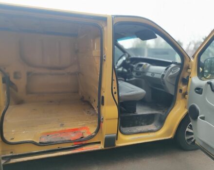 Желтый Рено Трафик, объемом двигателя 1.9 л и пробегом 410 тыс. км за 3950 $, фото 9 на Automoto.ua