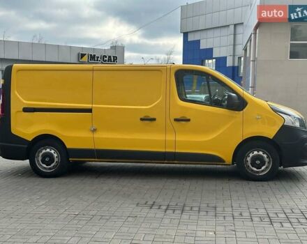 Желтый Рено Трафик, объемом двигателя 1.6 л и пробегом 170 тыс. км за 12990 $, фото 3 на Automoto.ua