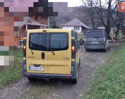 Желтый Рено Трафик, объемом двигателя 1.87 л и пробегом 374 тыс. км за 5200 $, фото 1 на Automoto.ua