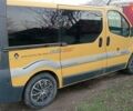 Желтый Рено Трафик, объемом двигателя 1.9 л и пробегом 450 тыс. км за 5700 $, фото 1 на Automoto.ua