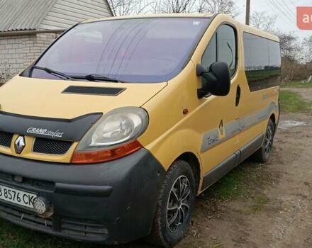 Желтый Рено Трафик, объемом двигателя 1.9 л и пробегом 450 тыс. км за 5700 $, фото 3 на Automoto.ua