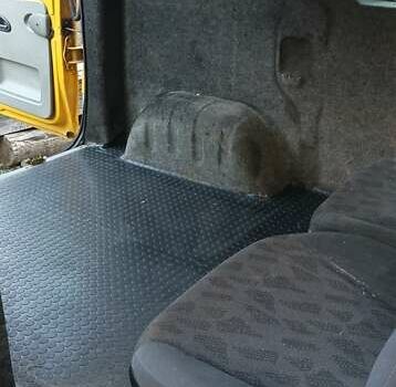 Желтый Рено Трафик, объемом двигателя 1.87 л и пробегом 390 тыс. км за 6500 $, фото 12 на Automoto.ua