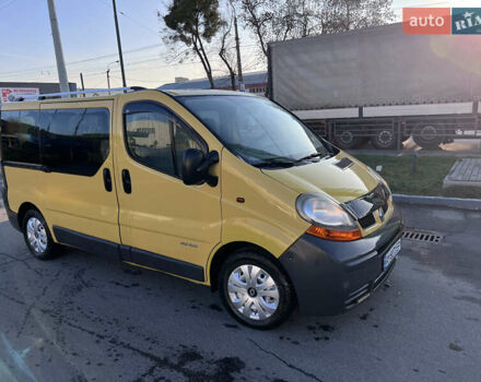 Желтый Рено Трафик, объемом двигателя 1.87 л и пробегом 421 тыс. км за 5999 $, фото 2 на Automoto.ua