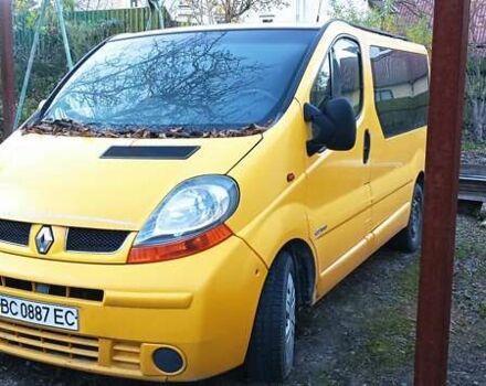 Желтый Рено Трафик, объемом двигателя 1.87 л и пробегом 390 тыс. км за 6500 $, фото 2 на Automoto.ua