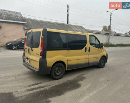 Желтый Рено Трафик, объемом двигателя 1.87 л и пробегом 380 тыс. км за 5500 $, фото 3 на Automoto.ua