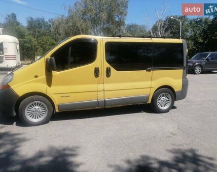 Желтый Рено Трафик, объемом двигателя 1.9 л и пробегом 350 тыс. км за 10000 $, фото 11 на Automoto.ua