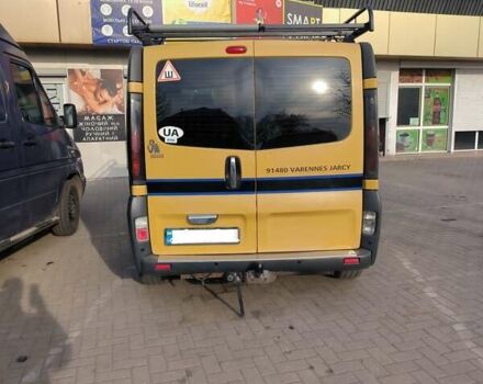 Желтый Рено Трафик, объемом двигателя 2.5 л и пробегом 332 тыс. км за 9800 $, фото 9 на Automoto.ua