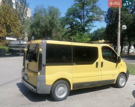 Желтый Рено Трафик, объемом двигателя 1 л и пробегом 35 тыс. км за 9500 $, фото 3 на Automoto.ua
