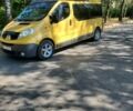 Желтый Рено Трафик, объемом двигателя 2.5 л и пробегом 400 тыс. км за 8500 $, фото 1 на Automoto.ua