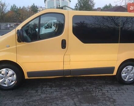 Желтый Рено Трафик, объемом двигателя 2 л и пробегом 187 тыс. км за 7800 $, фото 1 на Automoto.ua