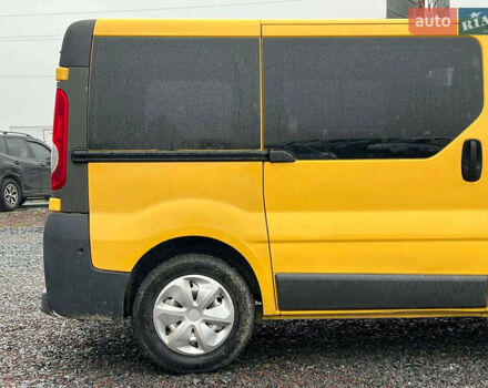 Желтый Рено Трафик, объемом двигателя 2 л и пробегом 187 тыс. км за 8990 $, фото 8 на Automoto.ua