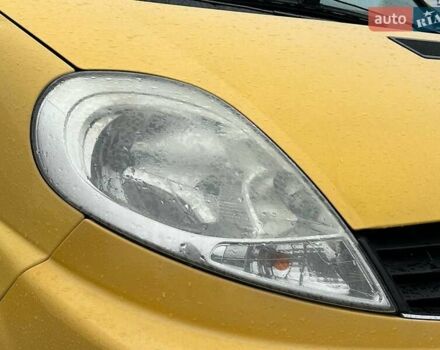 Желтый Рено Трафик, объемом двигателя 2 л и пробегом 187 тыс. км за 8990 $, фото 12 на Automoto.ua