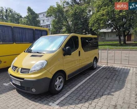 Желтый Рено Трафик, объемом двигателя 2 л и пробегом 280 тыс. км за 10000 $, фото 1 на Automoto.ua
