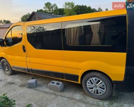 Желтый Рено Трафик, объемом двигателя 2 л и пробегом 326 тыс. км за 4000 $, фото 1 на Automoto.ua