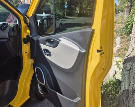 Желтый Рено Трафик, объемом двигателя 1.6 л и пробегом 200 тыс. км за 16500 $, фото 16 на Automoto.ua