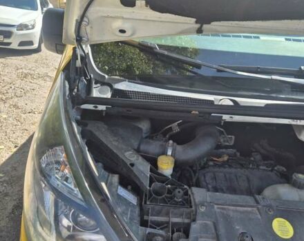 Желтый Рено Трафик, объемом двигателя 1.6 л и пробегом 200 тыс. км за 16500 $, фото 4 на Automoto.ua