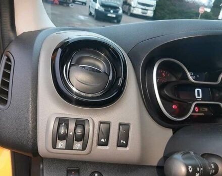 Жовтий Рено Трафік, об'ємом двигуна 1.6 л та пробігом 260 тис. км за 12500 $, фото 13 на Automoto.ua