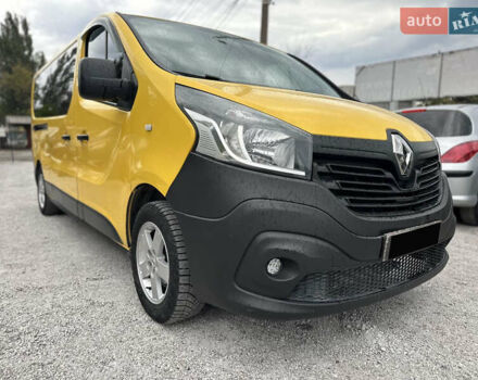 Рено Трафик 2017 в Каменское - Днепродзержинск на Automoto.ua Желтый Рено Трафик, объемом двигателя 1.6 л и пробегом 140 тыс. км за 11700 $, фото 2 на Automoto.ua