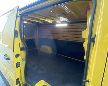 Желтый Рено Трафик, объемом двигателя 1.6 л и пробегом 130 тыс. км за 13071 $, фото 11 на Automoto.ua