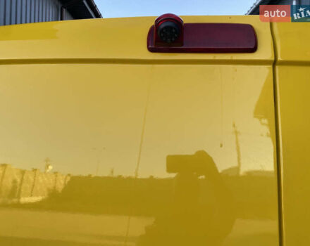 Желтый Рено Трафик, объемом двигателя 1.6 л и пробегом 130 тыс. км за 13071 $, фото 5 на Automoto.ua