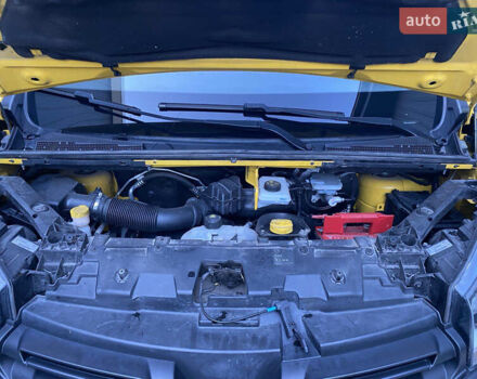 Желтый Рено Трафик, объемом двигателя 1.6 л и пробегом 130 тыс. км за 13071 $, фото 4 на Automoto.ua