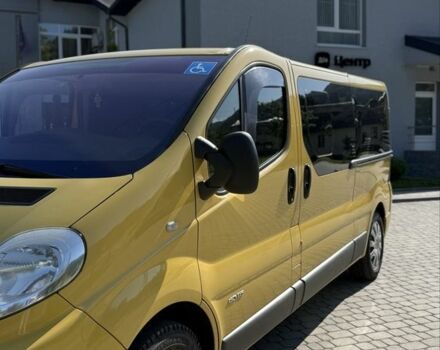 Желтый Рено Трафик, объемом двигателя 2 л и пробегом 350 тыс. км за 13000 $, фото 1 на Automoto.ua