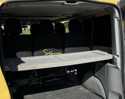 Желтый Рено Трафик, объемом двигателя 2 л и пробегом 350 тыс. км за 13000 $, фото 7 на Automoto.ua