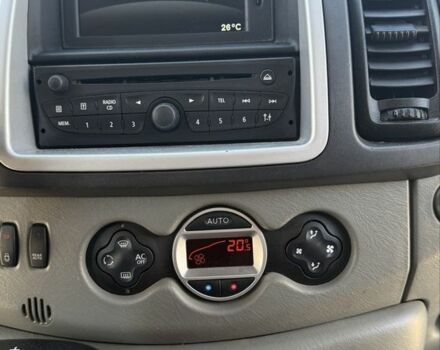 Желтый Рено Трафик, объемом двигателя 2 л и пробегом 350 тыс. км за 13000 $, фото 4 на Automoto.ua