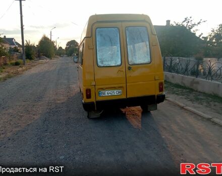 Желтый Рено Трафик, объемом двигателя 1.7 л и пробегом 303 тыс. км за 1400 $, фото 2 на Automoto.ua