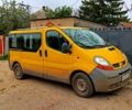 Желтый Рено Трафик, объемом двигателя 1.9 л и пробегом 430 тыс. км за 7000 $, фото 1 на Automoto.ua