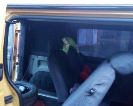 Рено Трафик 2007 в Самборе на Automoto.ua Желтый Рено Трафик, объемом двигателя 0 л и пробегом 243 тыс. км за 9500 $, фото 3 на Automoto.ua