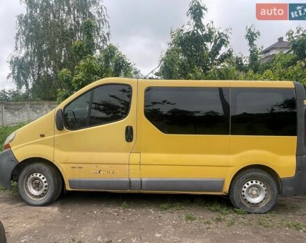 Желтый Рено Трафик, объемом двигателя 1.87 л и пробегом 350 тыс. км за 5500 $, фото 1 на Automoto.ua