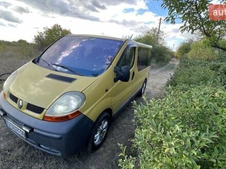 Жовтий Рено Трафік, об'ємом двигуна 1.9 л та пробігом 390 тис. км за 7299 $, фото 1 на Automoto.ua