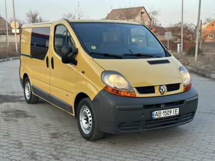 Желтый Рено Трафик, объемом двигателя 1.9 л и пробегом 277 тыс. км за 5800 $, фото 1 на Automoto.ua