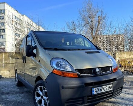 Желтый Рено Трафик, объемом двигателя 1.9 л и пробегом 411 тыс. км за 7800 $, фото 1 на Automoto.ua
