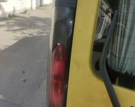 Жовтий Рено Трафік, об'ємом двигуна 1.9 л та пробігом 350 тис. км за 6000 $, фото 1 на Automoto.ua