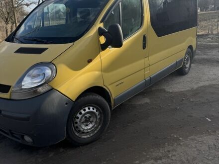 Желтый Рено Трафик, объемом двигателя 1.9 л и пробегом 450 тыс. км за 5200 $, фото 1 на Automoto.ua