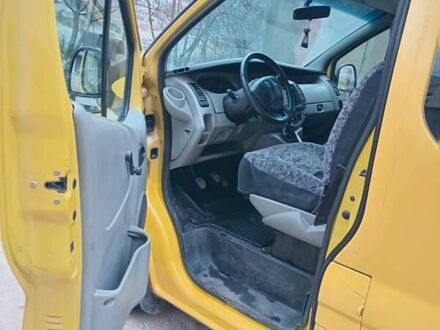 Жовтий Рено Трафік, об'ємом двигуна 1.9 л та пробігом 303 тис. км за 4899 $, фото 1 на Automoto.ua