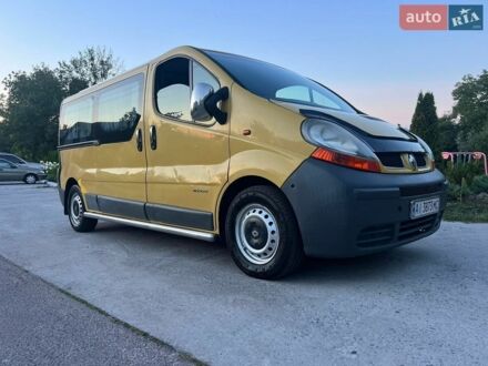 Желтый Рено Трафик, объемом двигателя 1.9 л и пробегом 350 тыс. км за 4650 $, фото 1 на Automoto.ua
