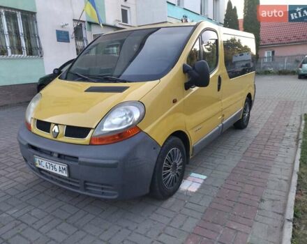Желтый Рено Трафик, объемом двигателя 1.9 л и пробегом 309 тыс. км за 6000 $, фото 1 на Automoto.ua